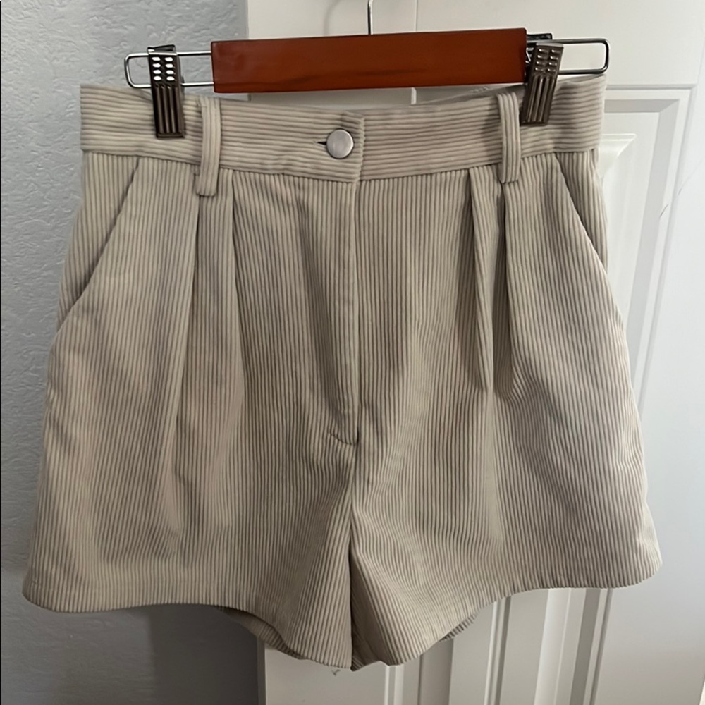 Princess Polly High waist corduroy shorts